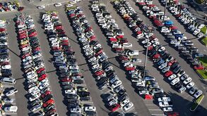 Estacionamientos de las plazas comerciales de Puebla lucieron abarrotados, durante las compras del Buen Fin.