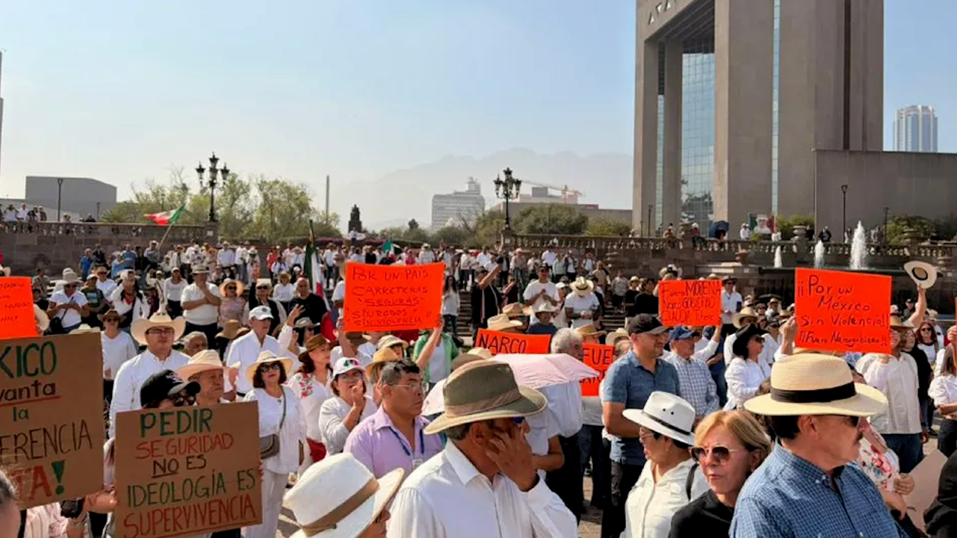 Las calles regiomontanas se llenaron para exigir Justicia por la muerte de Carlos Manzo.