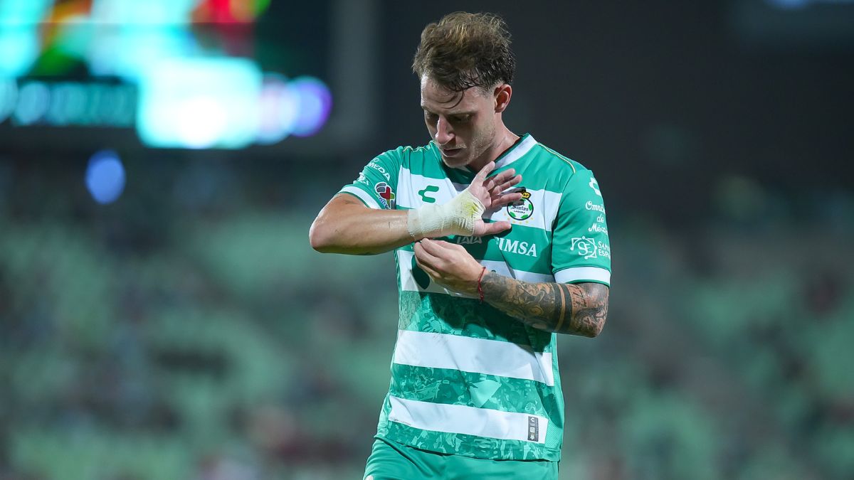 Bruno Barticciotto en un partido con Santos Laguna