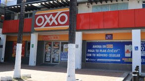 Fachada de una tienda Oxxo ubicada en la colonia El Mirador en Puebla.