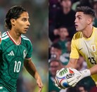 Diego Laínez de Tigres con la camisa de la Selección Mexicana y Santiago Mele de Rayados con Uruguay.