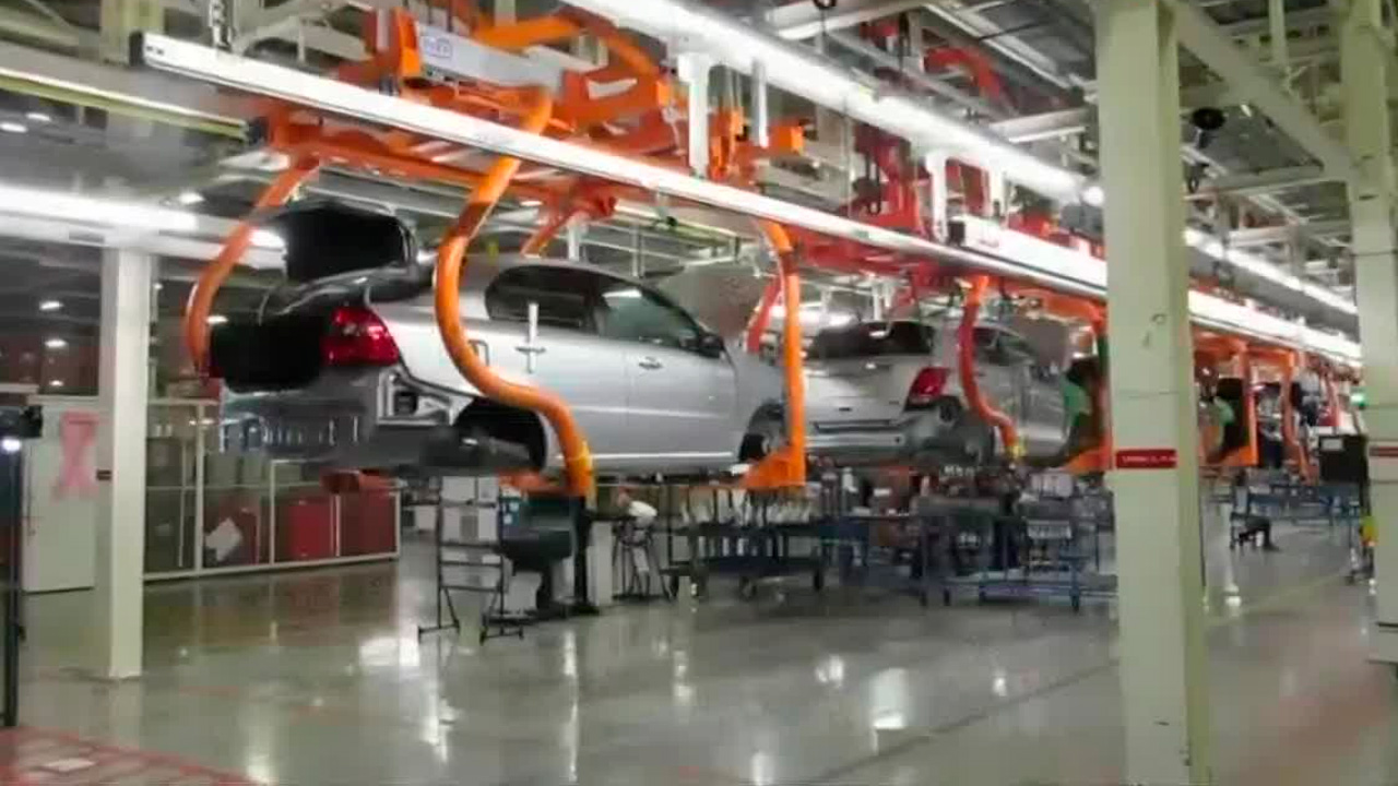 El sector automotriz mexicano alertó que los aranceles propuestos a importaciones chinas podrían cortar el acceso a componentes claves.