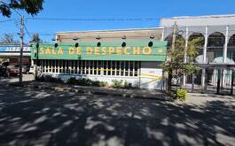 Bar Sala de Despecho con sellos de clausura