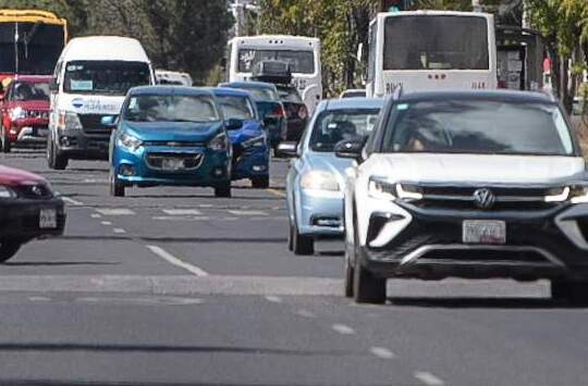 autos en una carretera