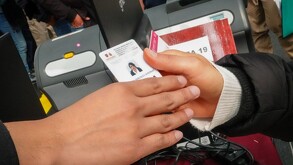 Personas realizando el trámite de su licencia permanente en Ciudad de México durante 2025