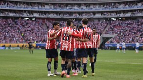 Chivas durante su último encuentro de la campaña regular.