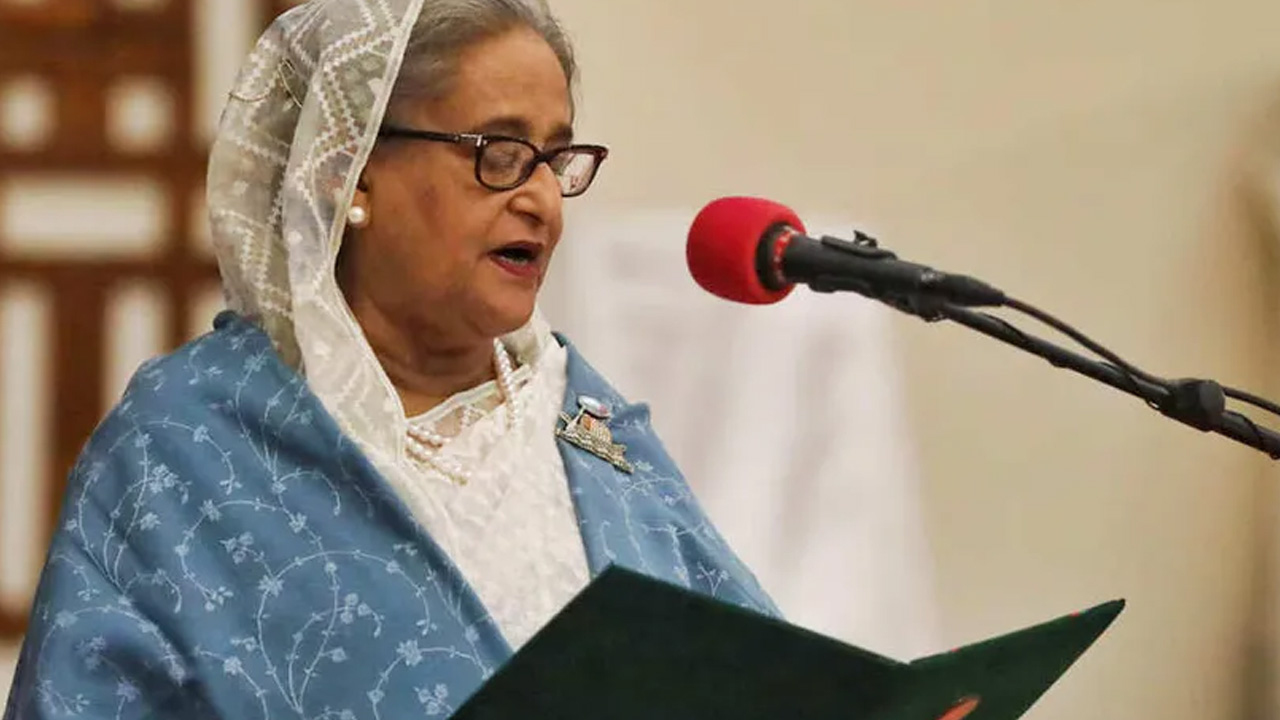 La exprimera ministra de Bangladesh, Sheikh Hasina, fue condenada a pena de muerte por crímenes de lesa humanidad.