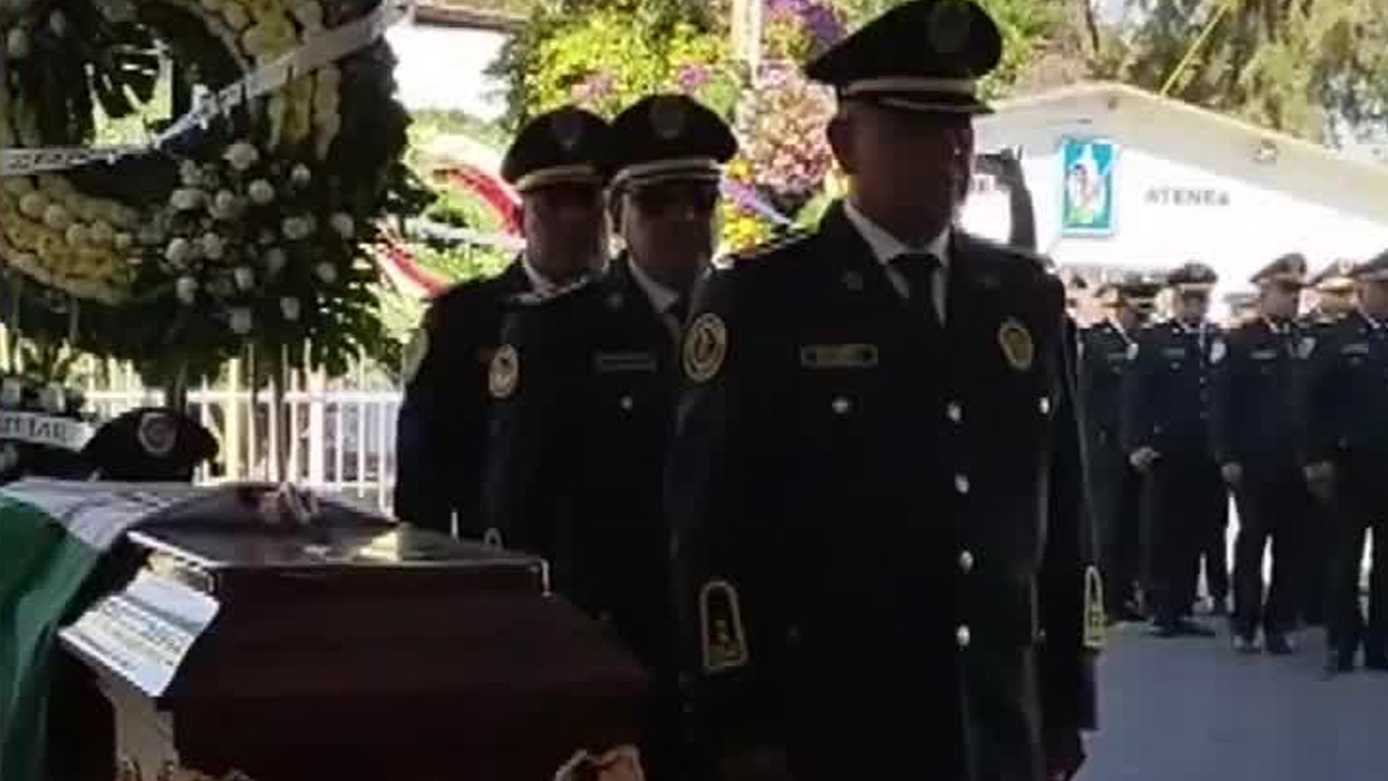 La SSC de la CdMx rindió un homenaje póstumo a Brandon López Solís, policía caído al frustrar un asalto en la alcaldía Gustavo A. Madero.
