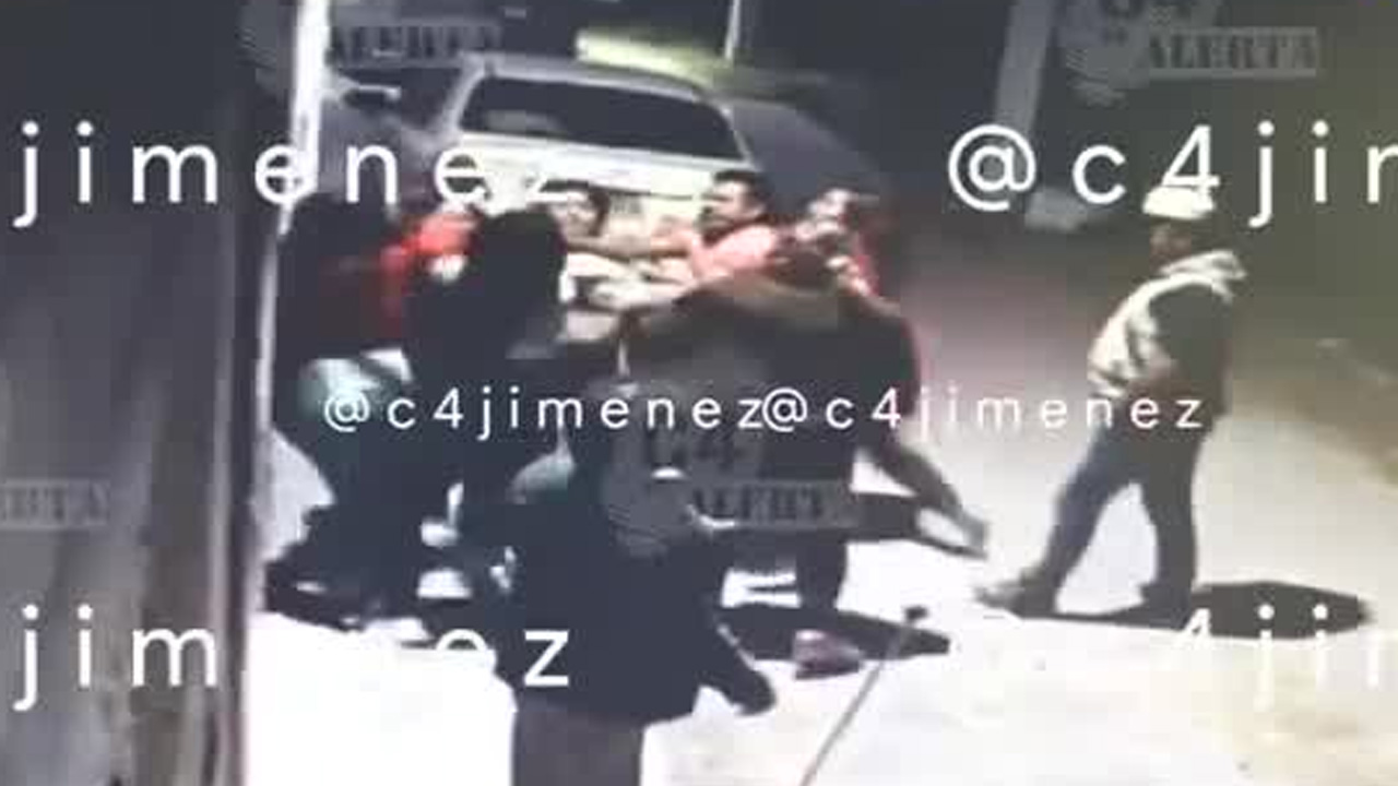 Una familia protagonizó una pelea con sus vecinas menores de edad en Acolman por supuestamente coquetear con uno de los maridos de las agresoras.