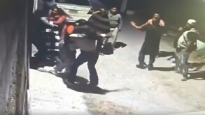 Familia Mendoza golpeando a sus vecinas menores de edad en Acolman.