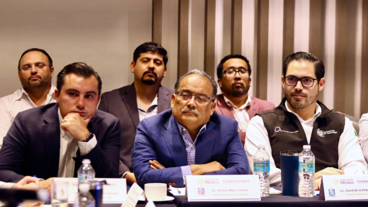 Los alcaldes de García, Escobedo y Santiago presentes en la reunión