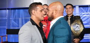 Alberto del Río frente a Tito Ortiz antes de su pelea en la que El Patrón perdió.