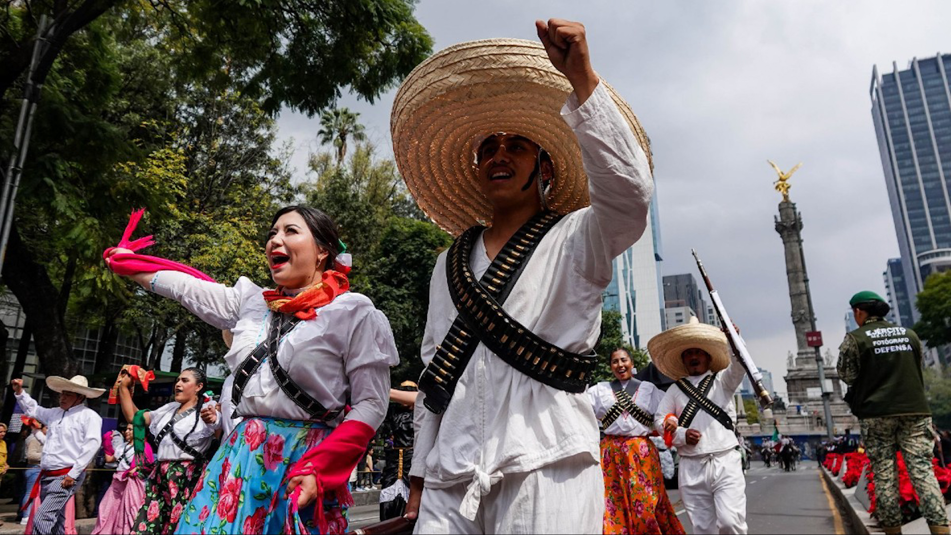 El Ejército Mexicano celebra el 115 aniversario de la Revolución con un desfile dedicado a las mujeres que rompieron barreras.