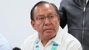 Diputado migrante Zeferino García durante una conferencia de prensa.