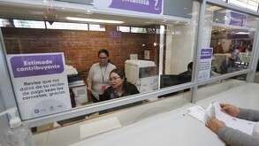 Las recaudadoras de Jalisco se llena de contribuyentes que buscan saldar pagos a inicio de cada año.