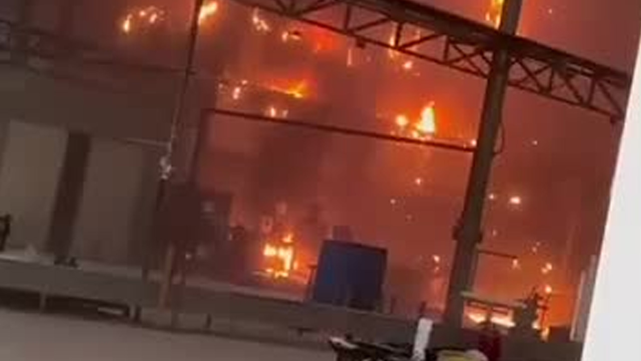 Una evacuación de más de 400 trabajadores se llevó a cabo la tarde de este martes en la empresa Tormex Industrias en Torreón tras registrarse un incendio.