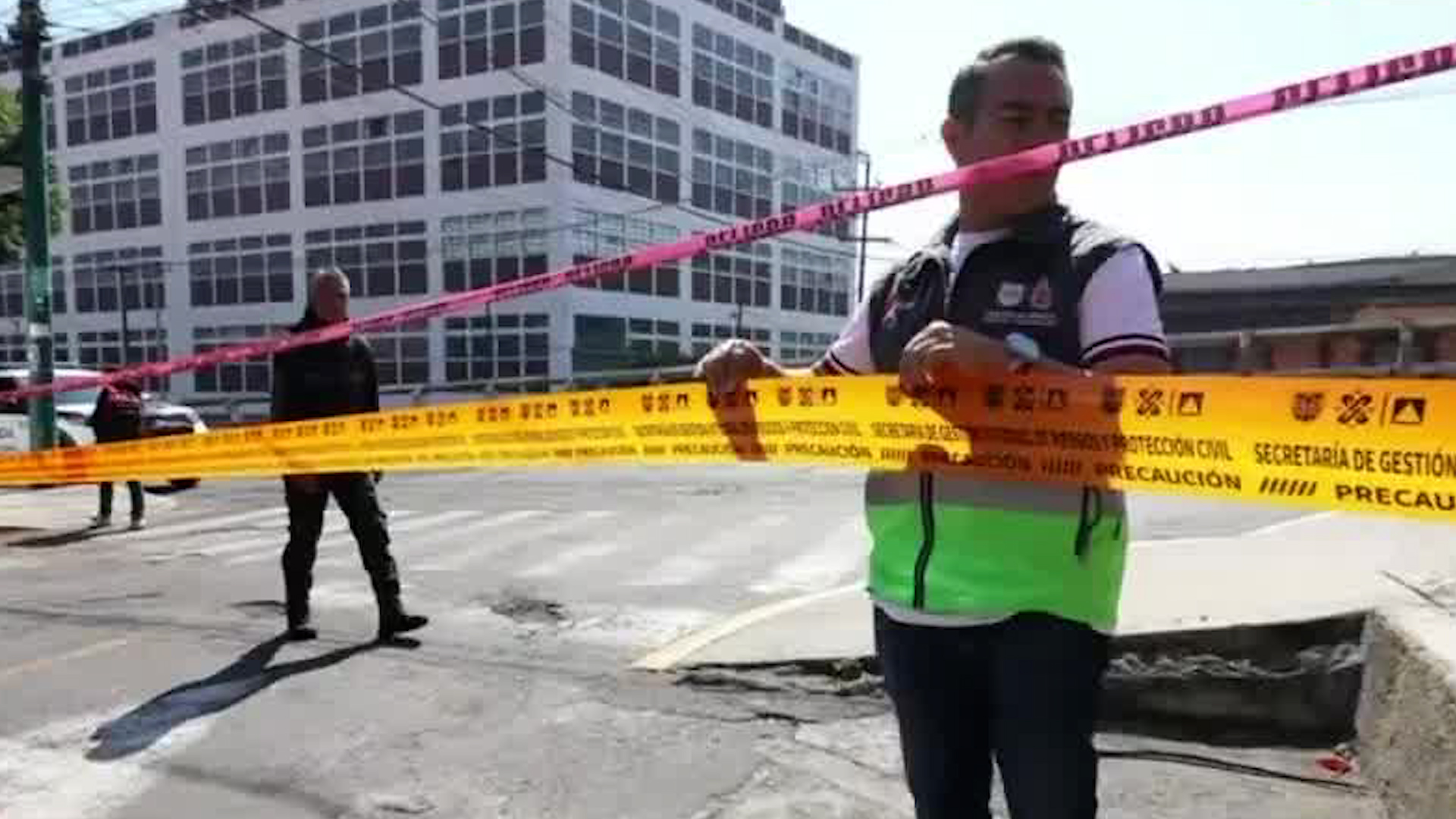 En la colonia Observatorio, los vecinos alertaron a las autoridades de un fuerte olor a combustible, lo que provocó una inspección.