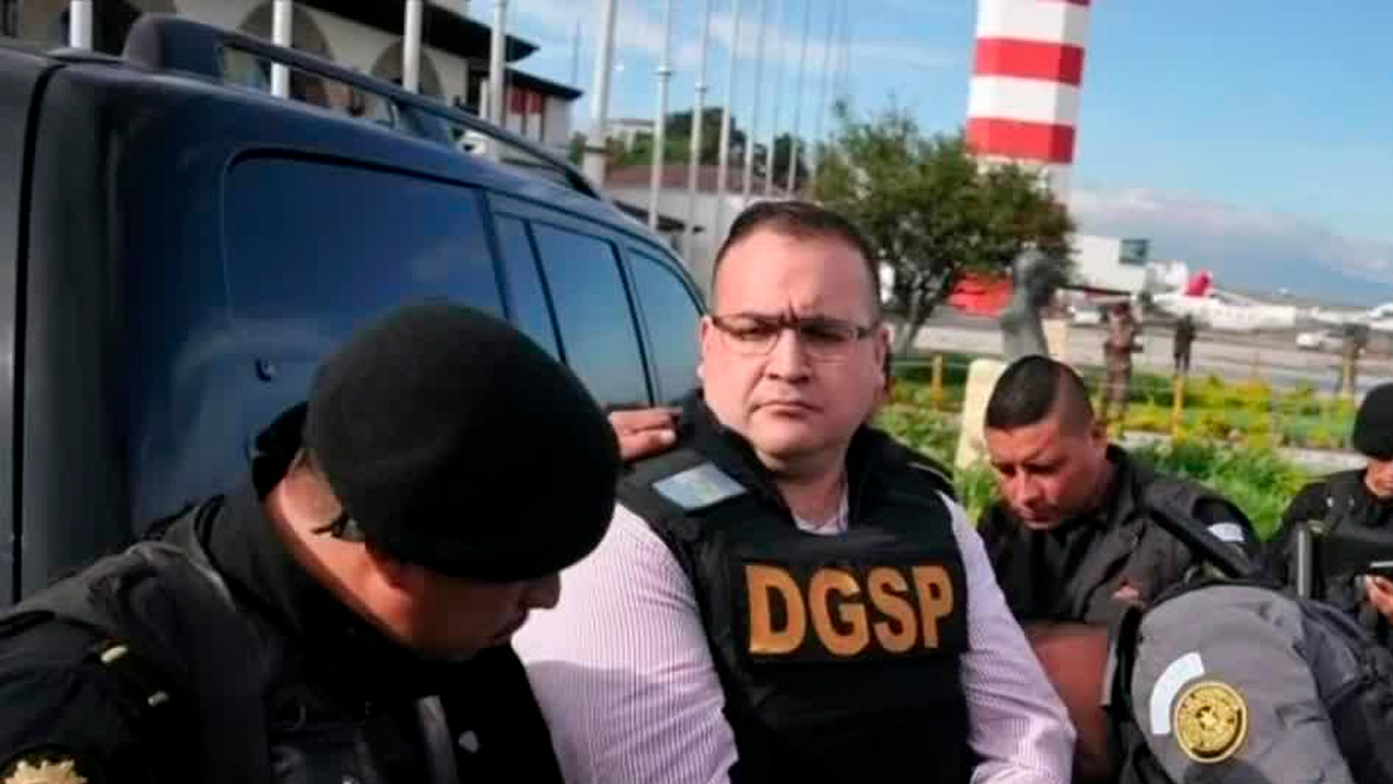 Una jueza resolverá el 21 de noviembre si Javier Duarte obtiene libertad anticipada, tras el cierre de alegatos entre la FGR y su defensa.