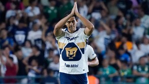 José Juan Macías durante el partido León contra Pumas.