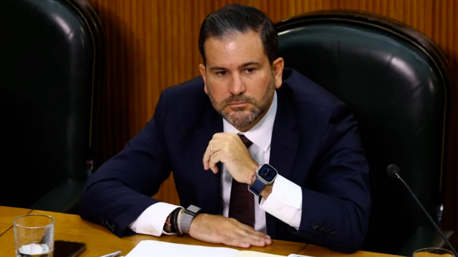 El mandatario aseguró que lo recaudado por el impuesto verde ha sido destinado a la construcción del metro y la compra de camiones híbridos.