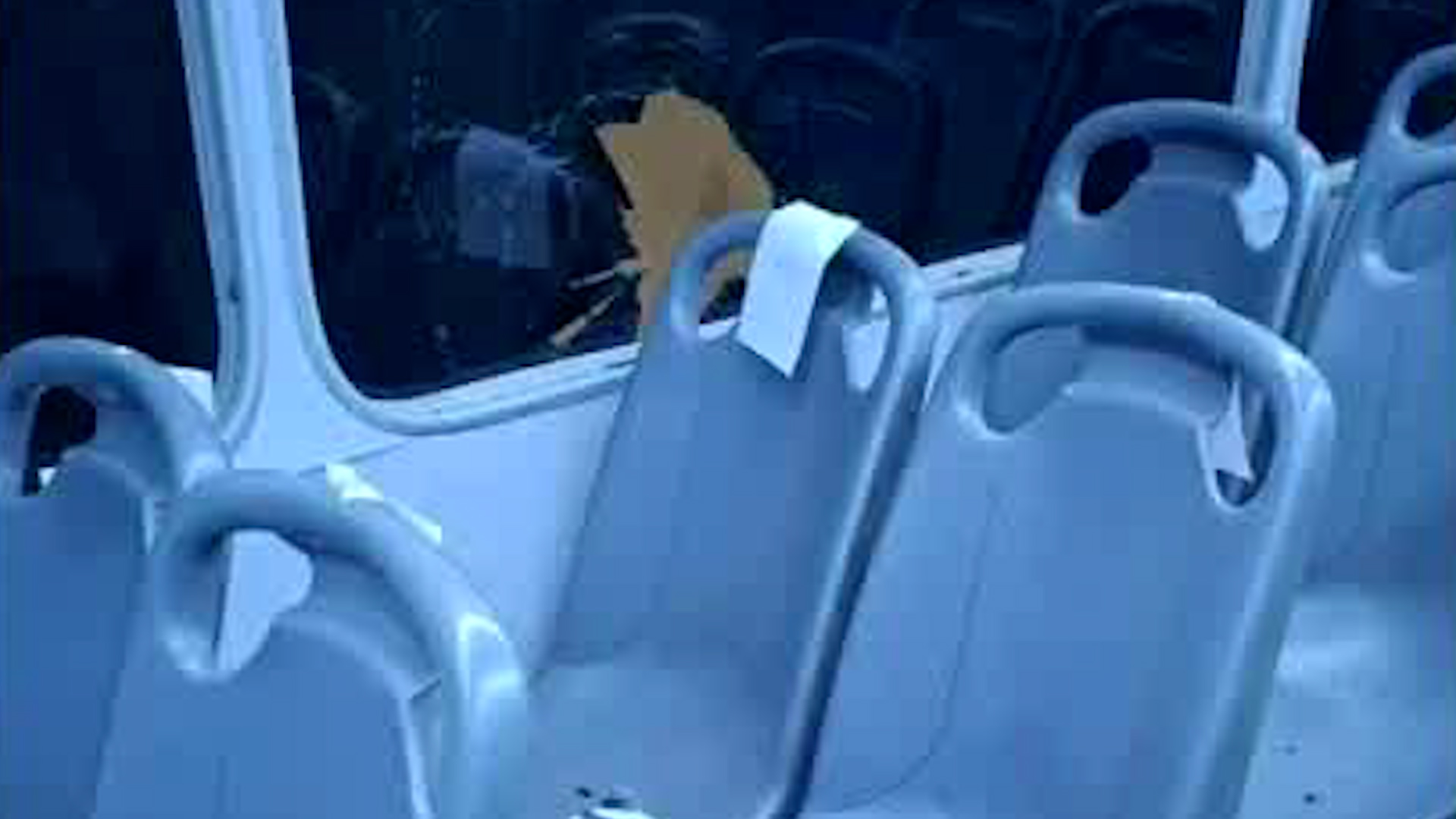 La unidad de la Ruta 232 fue amedrentada por personas en Avenida Las Torres, a pesar de la petición de cambio de ruta.