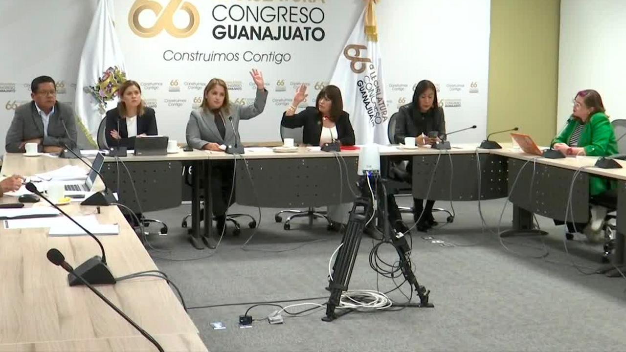 Con tres votos a favor y dos en contra, la Comisión de Justicia de Guanajuato aprobó el dictamen que reconoce el matrimonio entre personas del mismo sexo.