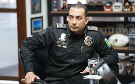 Juan Pablo Hernández, secretario de Seguridad en Jalisco, en su oficina