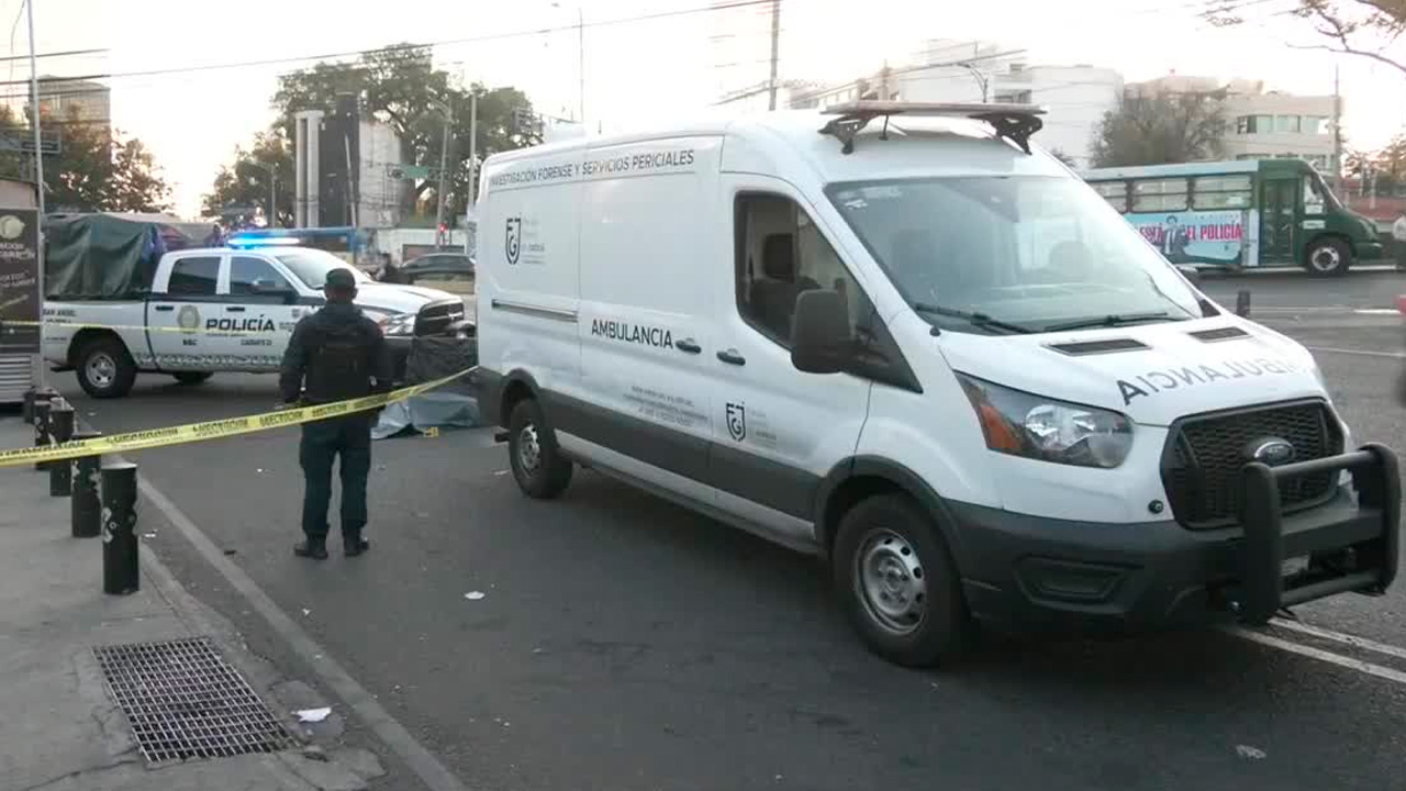 Un hombre murió atropellado la mañana de este jueves en el cruce del Eje 10 Sur con Río Magdalena y Avenida Revolución, en San Ángel.