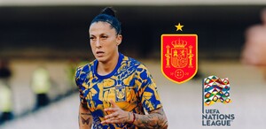 Jennifer Hermoso en un calentamiento previo a jugar con Tigres Femenil.