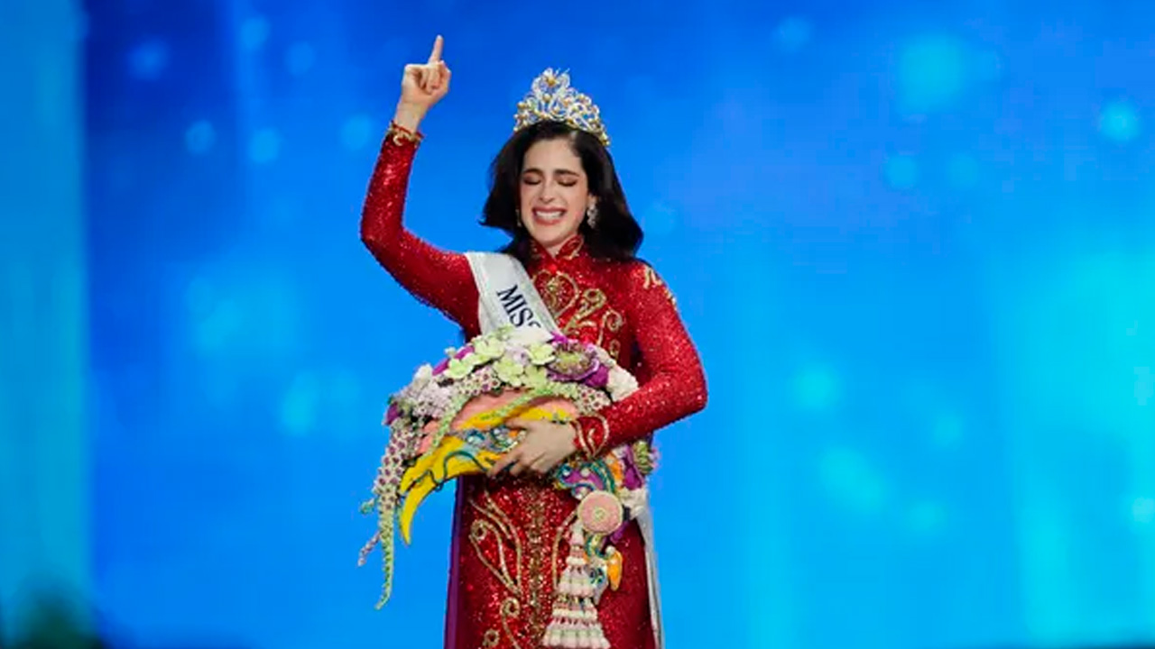 El coordinador destacó que, a diferencia de otras concursantes con experiencia previa en certámenes, Bosch era nueva en este ámbito.