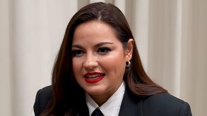 Maite Perroni apareció en un evento, después de esto internautas comenzaron a criticar su apariencia.