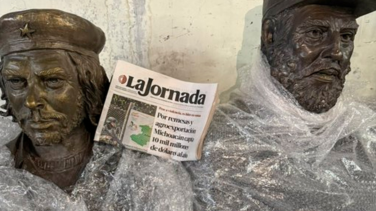 Alessandra Rojo de la Vega propuso fundir las estatuas de Fidel Castro y el Che Guevara para rendir un homenaje al presidente municipal asesinado Carlos Manzo.