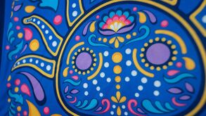 El jersey tematizado de los Capitanes de la Ciudad de México cuenta con un ajolote al centro con el diseño típico de los alebrijes.