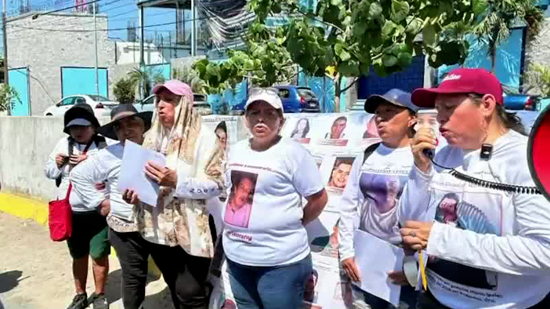 El grupo pide un centro de identificación forense para todo en el estado tras el hallazgo de más de mil cuerpos sin reconocer.