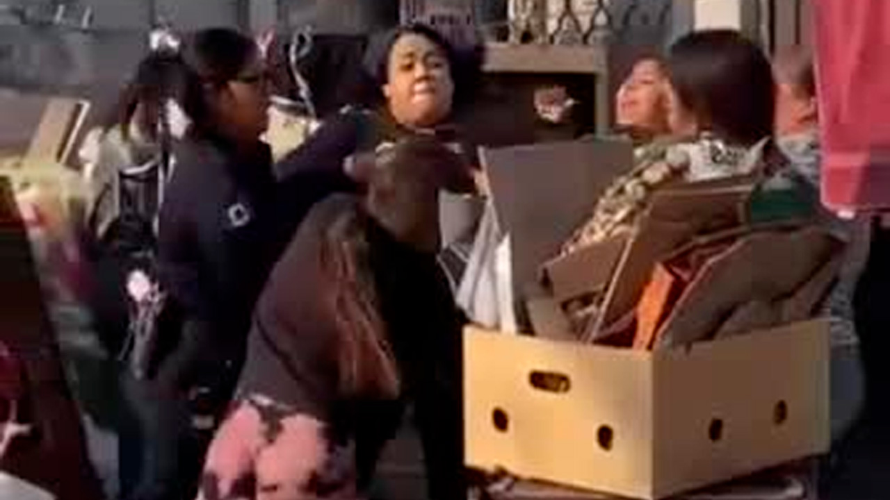 Un operativo de la Dirección de Seguridad Pública Municipal en la colonia Luis Donaldo Colosio derivó en un violento enfrentamiento la tarde de este domingo.