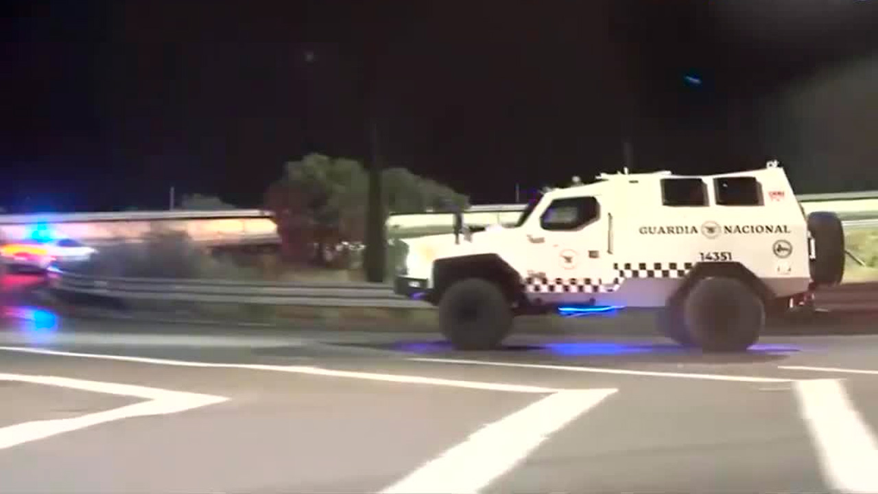 Autoridades de Zacatecas localizaron siete cuerpos sin vida en los límites con San Luis Potosí durante un operativo nocturno.