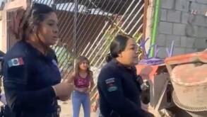 Agentes de la Policía de Torreón involucradas en una agresión en la colonia Luis Donaldo Colosio.