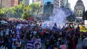 Manifestantes en calles de CdMx en marcha 25N
