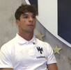 Oliver Torres sentado en la entrevista con Multimedios Deportes.