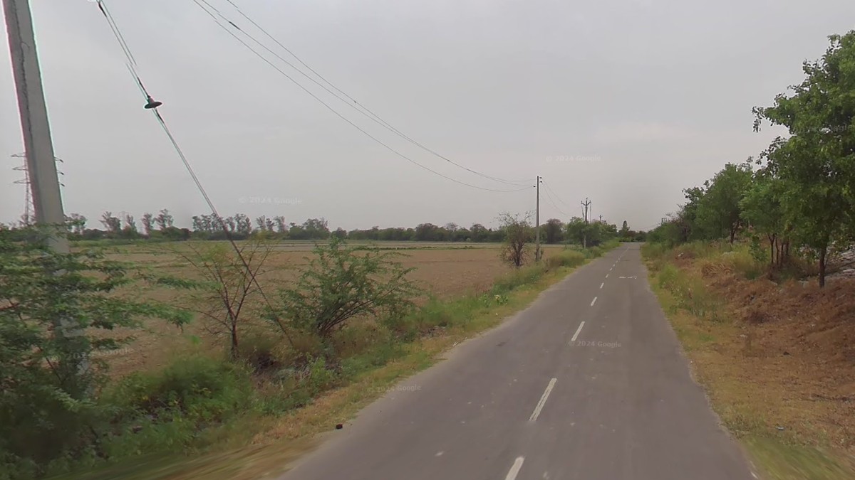 Autopista de la India donde fue encontrado el cuerpo de una menor, presunta víctima de un ritual de magia negra.