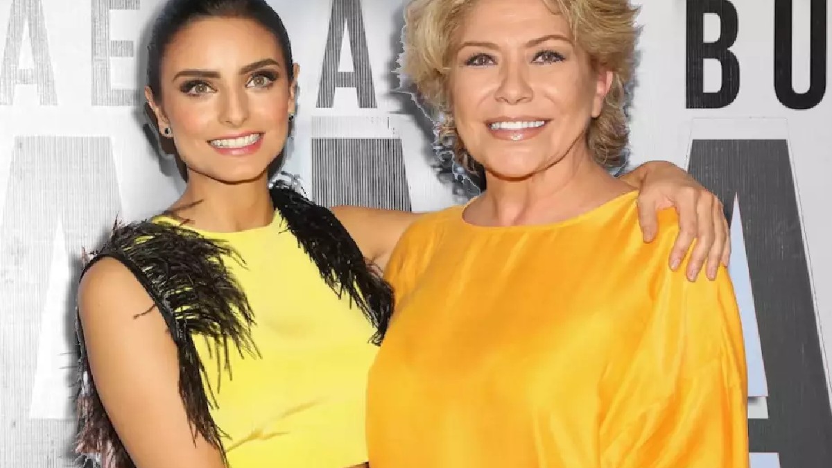 Aislinn Derbez junto a su madre, Gabriela Michel, quien recientemente perdió la vida por un infarto.