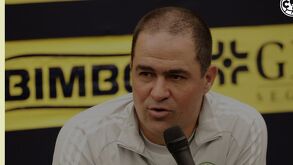 André Jardine en conferencia de prensa hablando sobre el tema de los horarios de los Cuartos de Final del Apertura 2025.