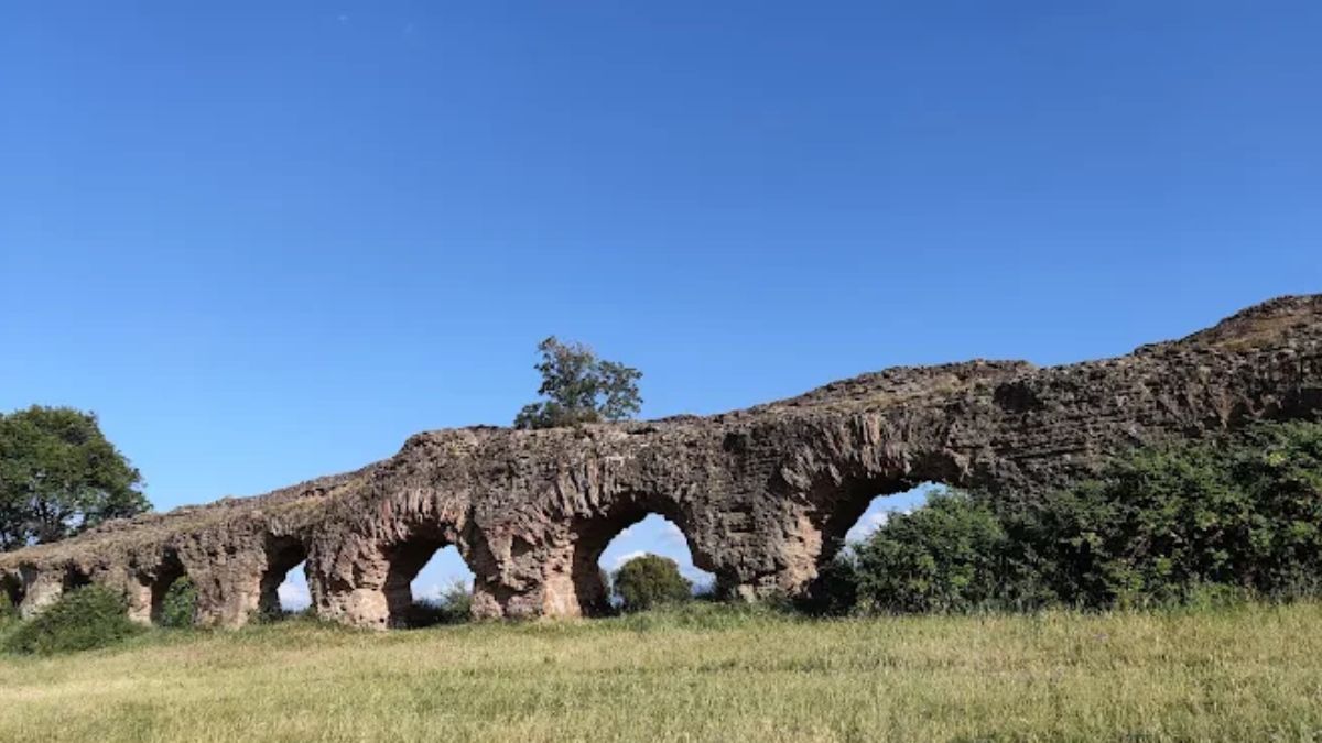 Las autoridades están buscando intensamente a otros dos presuntos cómplices del hecho.