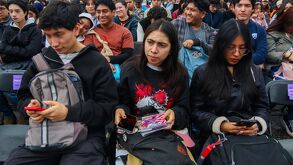 Alumnos de universidad candidatos para becas del gobierno