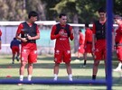 Jugadores de Chivas entrenando antes de enfrentar a Cruz Azul en los Cuartos de Final del Apertura 2025 en Liga MX.