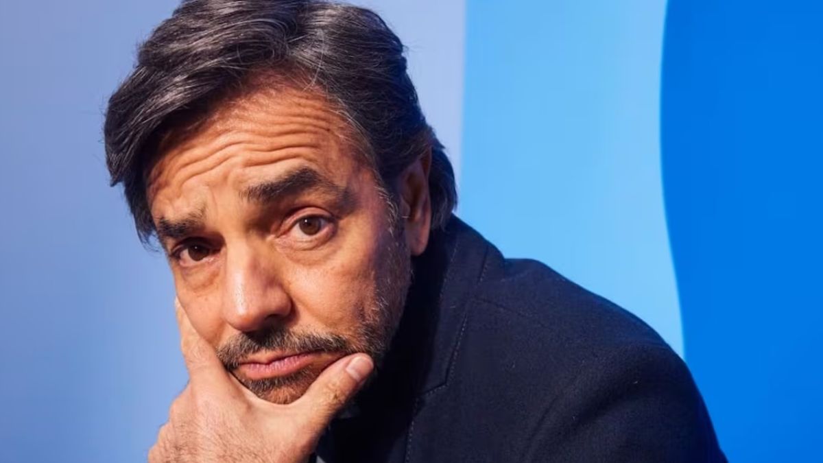 En imagen Eugenio Derbez sonriente.