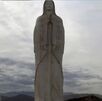 Imagen de la monumental escultura de la Virgen del Desierto ubicada en Gómez Palacio.