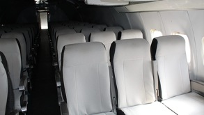 asientos del interior de un avión