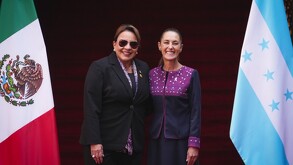 Sheinbaum recibe a presidenta de Honduras en Palacio Nacional