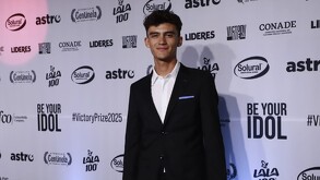 Isaac del Toro en la gala de los Victory Prize.